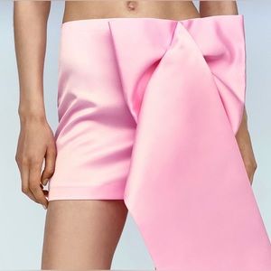 ZARA Pink bow mini skirt - size Medium